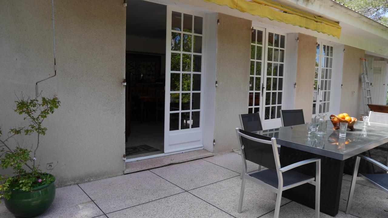 La Maison Blanche Bed and Breakfast Saint Aygulf Exterior foto